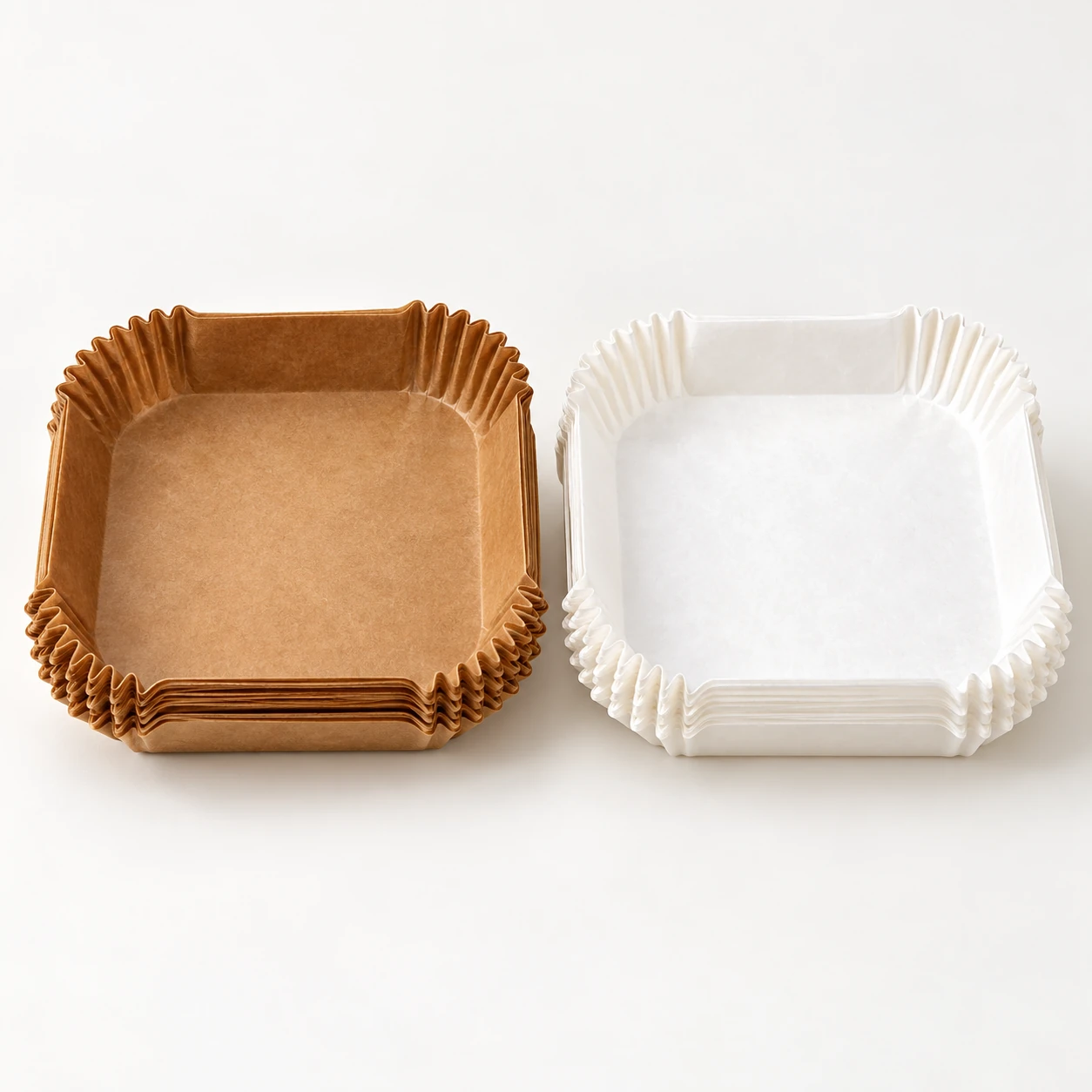 Square parchment bowls with rounded corners in white and brown